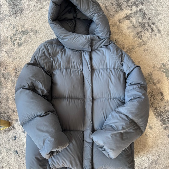 Ultra light down jacket by Uniqlo with Hood - Picture 1 of 5